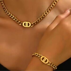 NIP Gold-Tone Chain Necklace and Bracelet Set